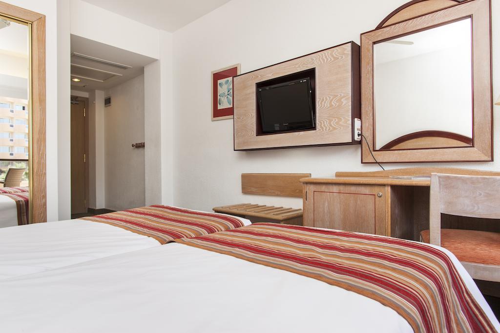 Hotel Sumba Cala Millor  Rom bilde